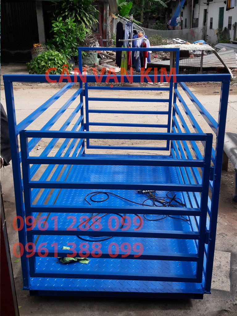 Cân Heo Điện Tử 2 Tấn (2000kg) – Cân Heo Có Lồng Cho Trang Trại Chăn Nuôi
